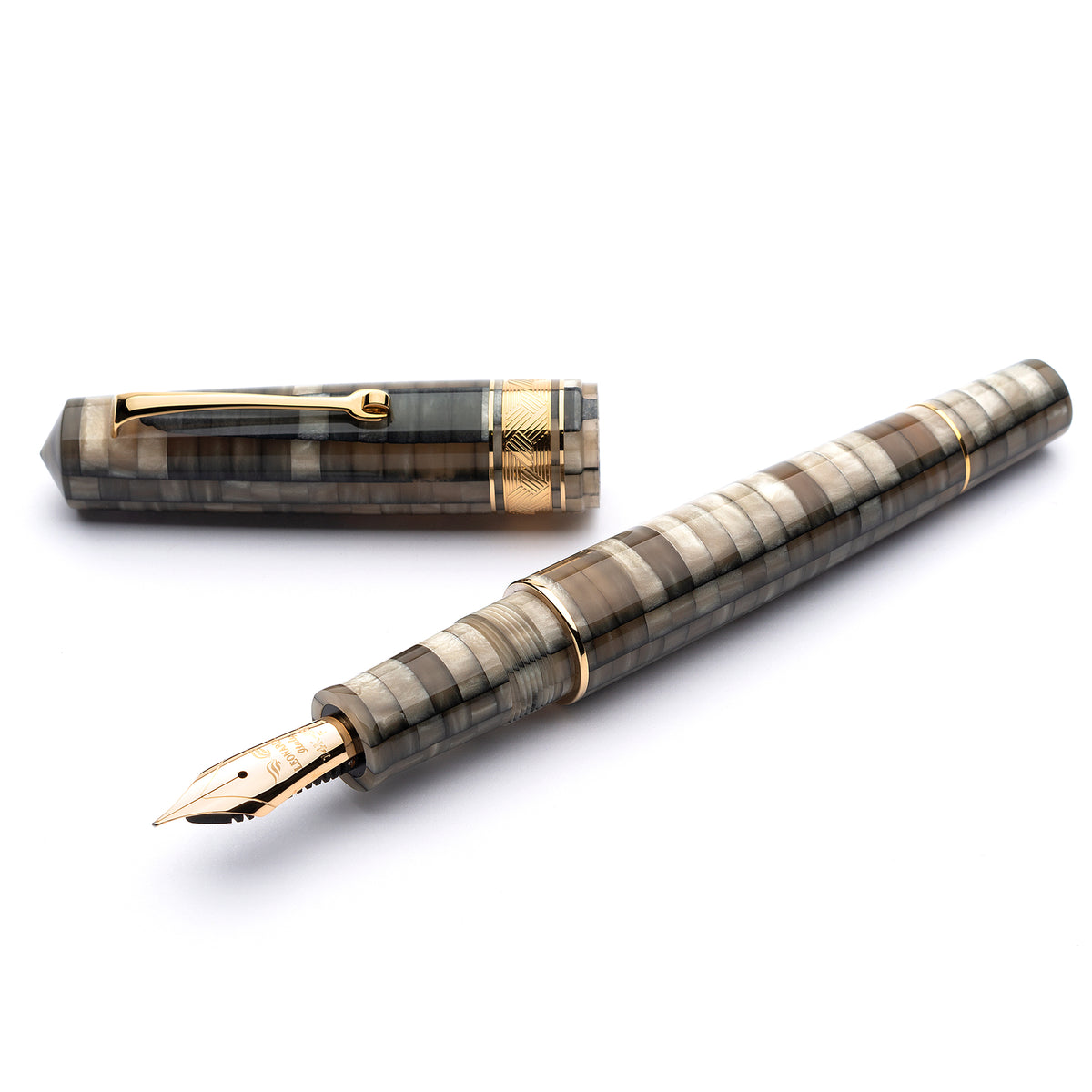 超美品　Dellalo Milano MZG2.0 The Art of Guilloché IRIS – gold nib – leonardopen