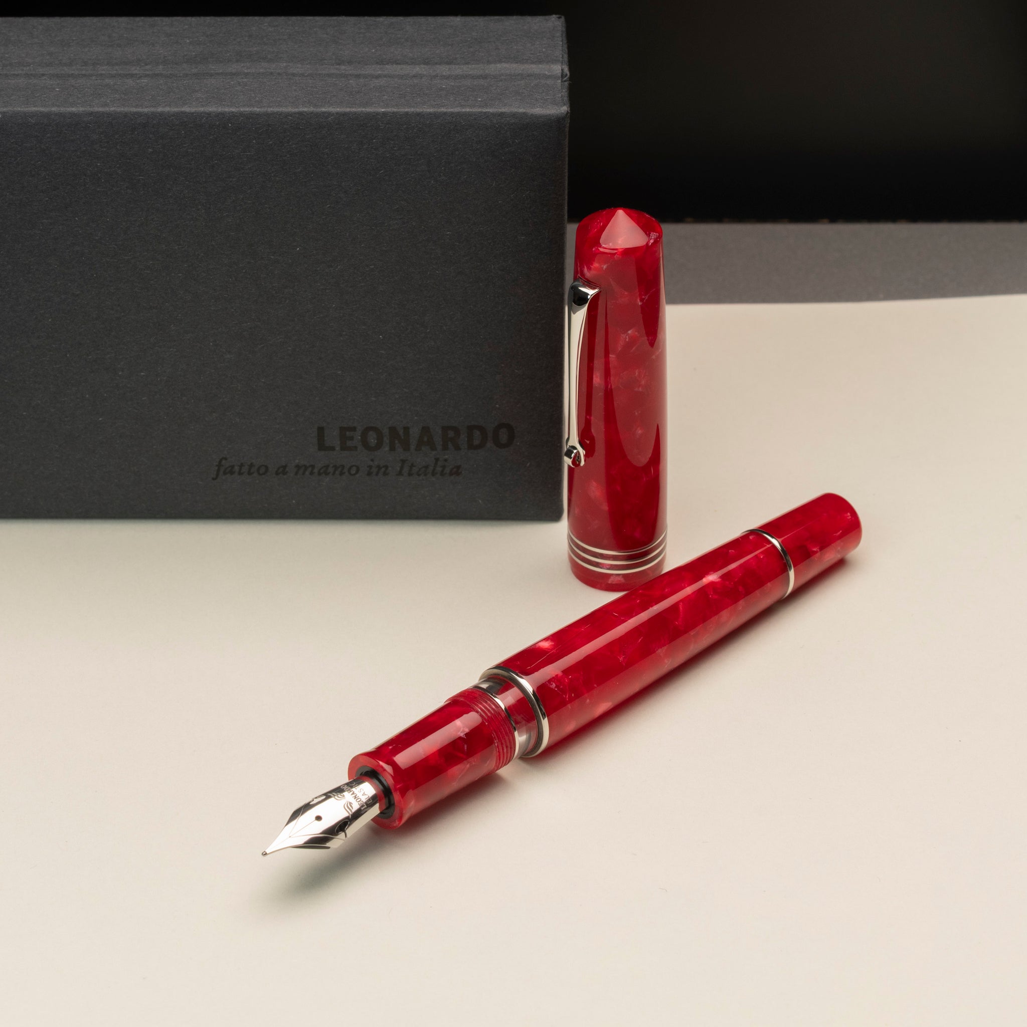 MZG 2.0 Red marble #6 steel nib la Fenice – leonardopen