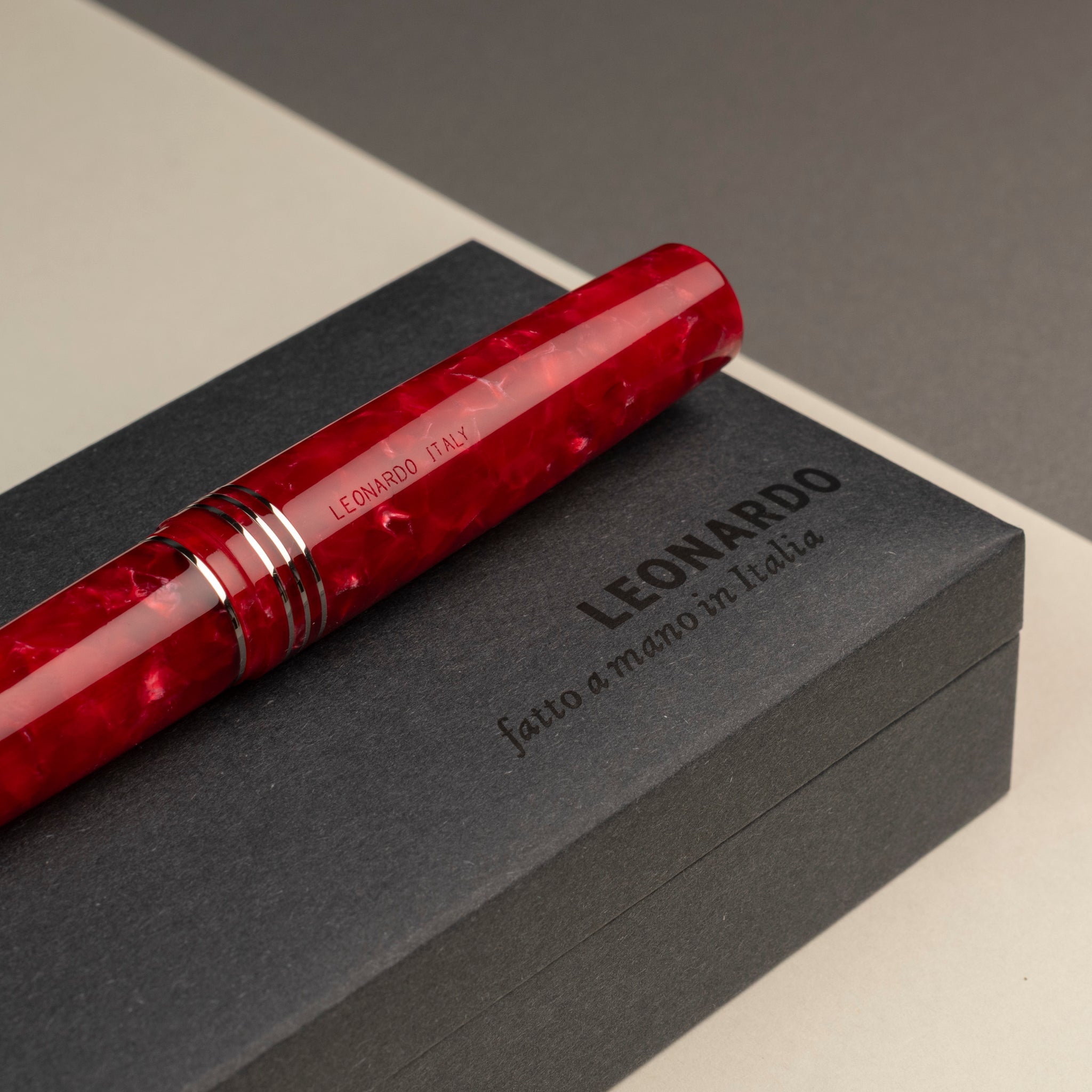 MZG 2.0 Red marble #6 steel nib la Fenice – leonardopen