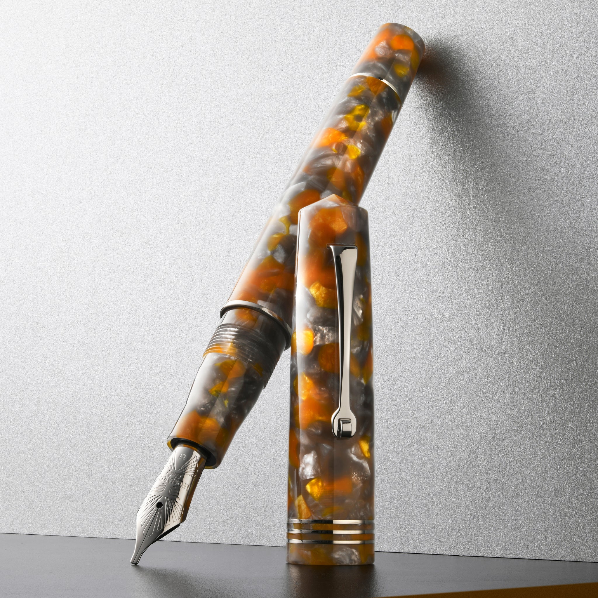 Momento zero Lava and Ash Gold nib – leonardopen